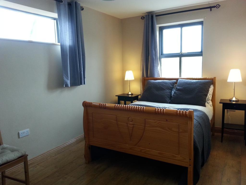 Blackberry Lodge Accommodation Doolin Habitación foto