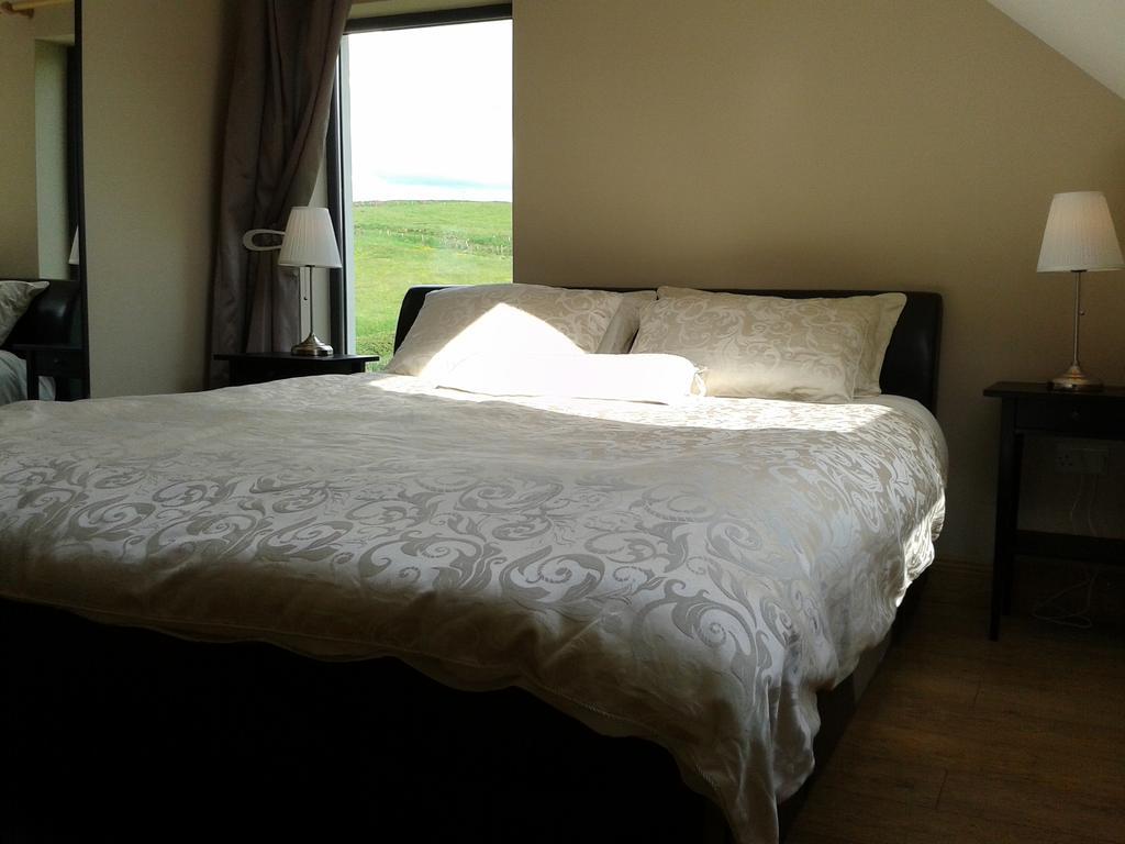 Blackberry Lodge Accommodation Doolin Habitación foto